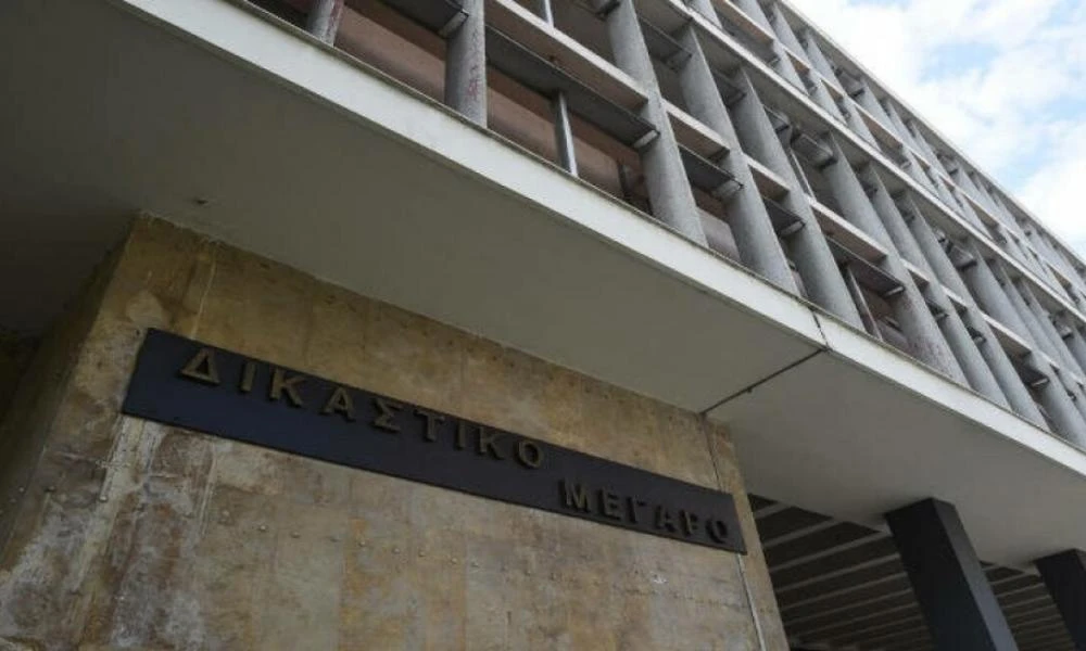 Θεσσαλονίκη: Πατέρας έστελνε βίντεο με πορνό στα παιδιά του